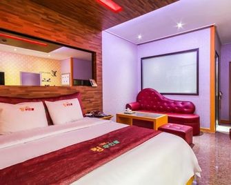 Muan Namak King Self check-in Motel - Mokpo - Bedroom