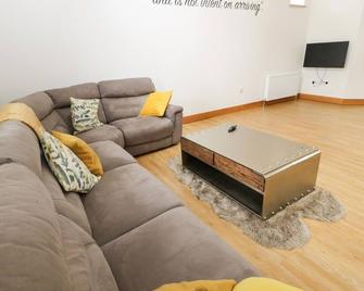 Upper House Barn Saddleworth - Oldham - Living room