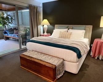 Tree Top- Luxury and Romance Close to Fremantle - Fremantle - Bedroom