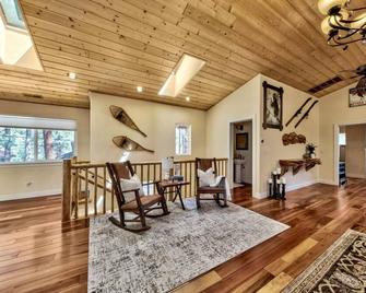 Lake Views and Mountain Luxury Lx66 - Zephyr Cove - Living room