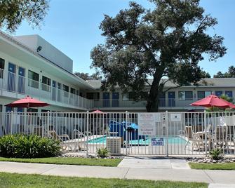 Motel 6 Atascadero - Atascadero - Building