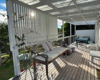 Little Champ - Bicheno - Terasa