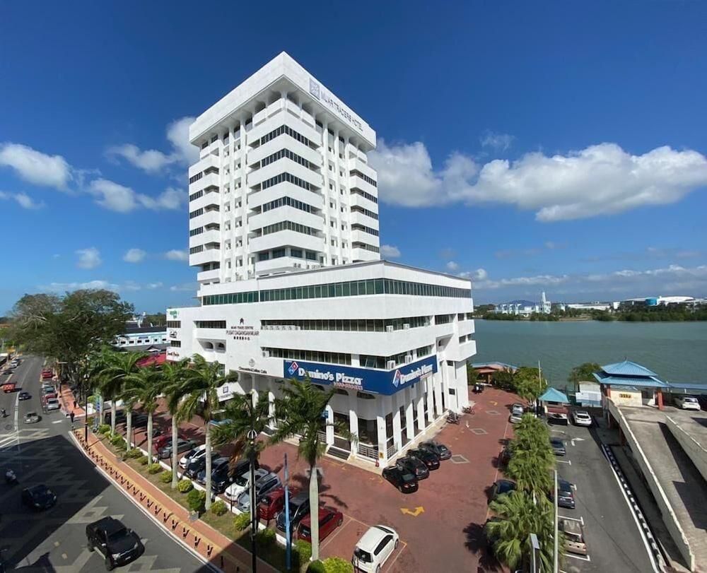 موار تريدرز هوتل