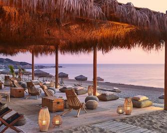 جريكوتيل إيليا بالمز آند أكوا بارك - كيليني - شاطئ