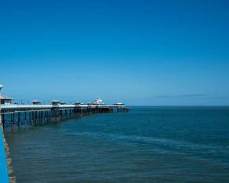The Central Hotel - Llandudno