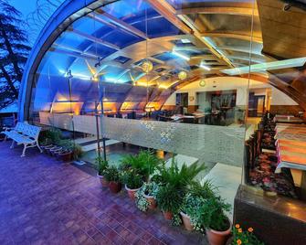 هوتل صوريا - شيملا - مطعم