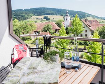 Landhotel Gasthaus zum Pflug - Zell am Harmersbach - Balcony