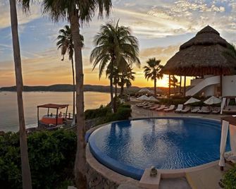 Hotel Punta Serena & Resorts- Couples Only - Tenacatita - Pool