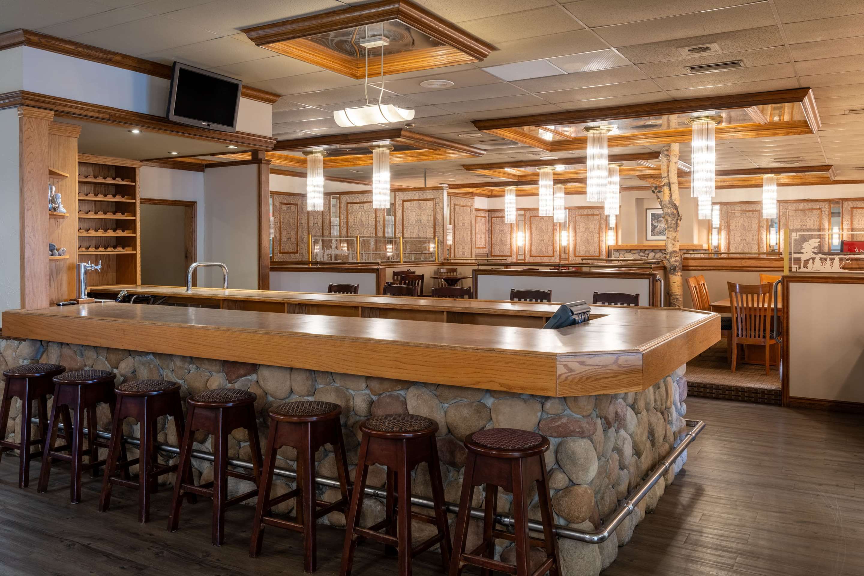 Ramada by Wyndham Thunder Bay Airlane Hotel - Thunder Bay - Bar