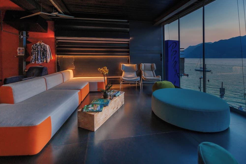 أمبيانت هوتل بريمالونا - مالسين - ردهة