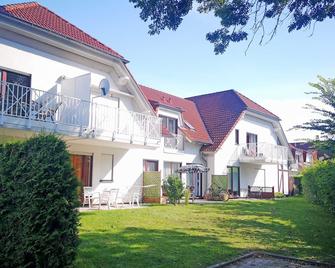Apartment Victoria with terrace and garden view - Apartment Victoria with terrace and garden view - Gustow - Edificio