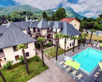 كومفرت أبارت هوتل لوردز لاكاسيا - لورد - حوض السباحة