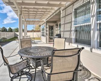 Modern Caldwell House with Yard and Furnished Patio! - Caldwell - Balcony