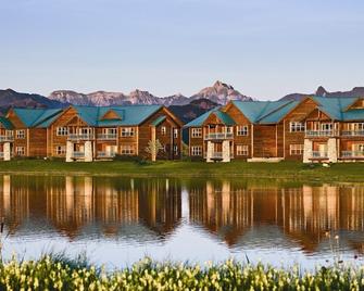 Enjoy the Crisp Mountain Air on the Pinon Lake w/ Golf, hiking, skiing, riding and fishing - Pagosa Springs - Bâtiment