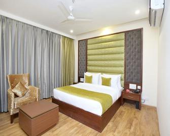 Hotel Bahl Regency - Panchkula - Спальня
