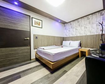 Jinju cheongyong - Jinju - Habitación