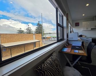 Aart Apartments, Port Lincoln, Studio No 5 Apartment, Open Living Cbd Views. - Port Lincoln