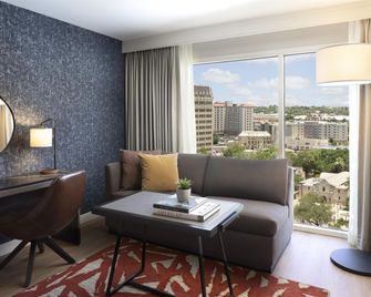Hyatt Regency San Antonio Riverwalk - San Antonio - Living room