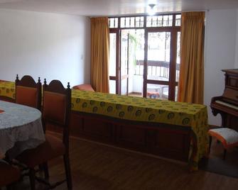 Lima Pentagon San Borja - Lima - Dining room