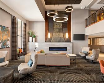 Holiday Inn & Suites Council Bluffs-I-29 - Council Bluffs - Lounge