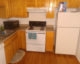 Entire Apartment Suite - Austin - Kitchen