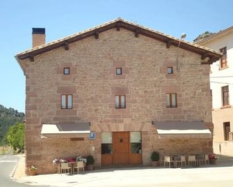 Hotel Rural Latorrien De Ane - Mues - Building