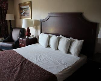 Economy Inn - Statesville - Bedroom