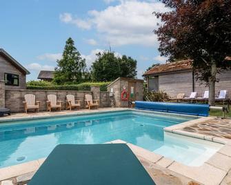 Meadow View lodge - Sleeps 4/5 with private hot tub - Cheddar - Pool