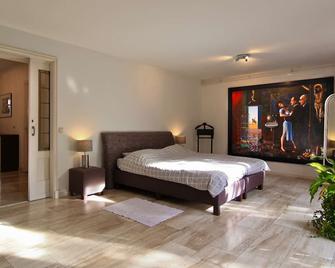 Kingsize ground floor apartment nearby Park and City, 2nd home away from home - Groningen - Bedroom