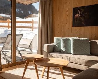 Adea Lifestyle Suites Fieberbrunn - Fieberbrunn - Вітальня