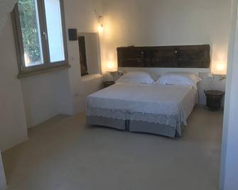 A sixteenth-century residence immersed in the heart of Salerno's CAMERA 4 countryside - Cutrofiano - Bedroom