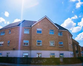 Superior 2 bedroom Apartments - Welling - Building