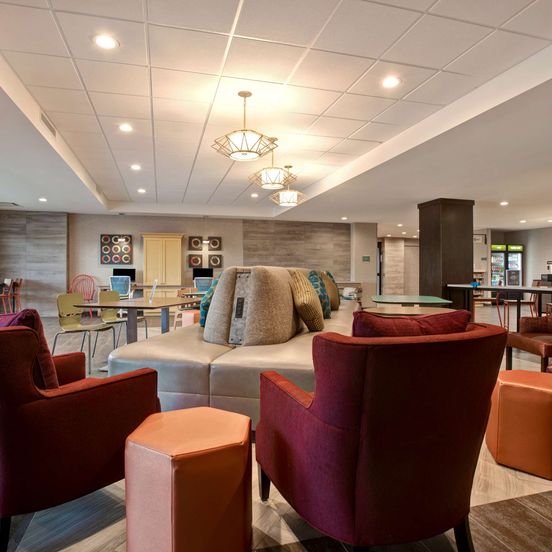 Lounge view of Home2 Suites by Hilton Loves Park Rockford