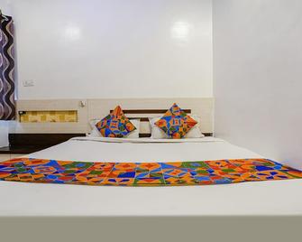 Hotel Sitara Inn - Trimbak - Bedroom
