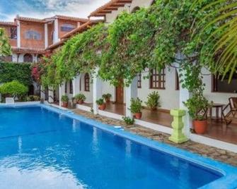 Hotel La Posada del Sol - Granada - Pool