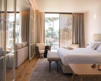 Aroeira Lisbon Hotel - Sea & Golf - אלמאדה - חדר שינה