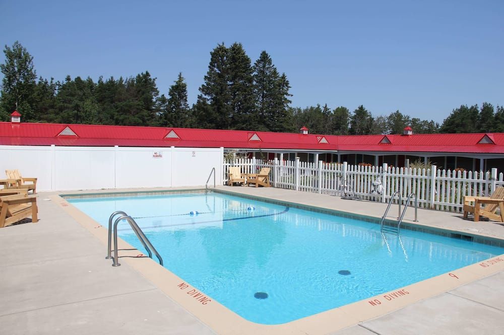Mackinac Lake Trail Motel - מקינאו סיטי - בריכה