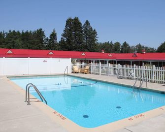 Mackinac Lake Trail Motel - Mackinaw City - Pool