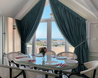 Doganin Kalbindeki Eviniz-7 Kisi - Gemlik - Dining room