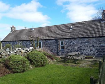 Cosy Family Cottage In Rolling Country Near Beach - Sleeps 5 - Wigtown - Building