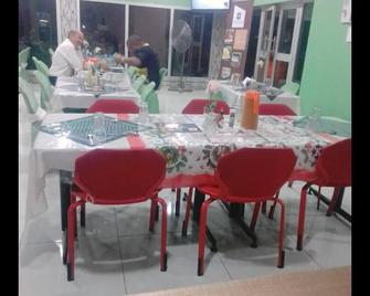 Les Collines - Niamey - Restaurante