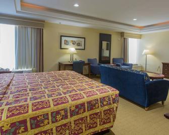 Studios and Suites 4 Less Western Branch - Chesapeake - Bedroom