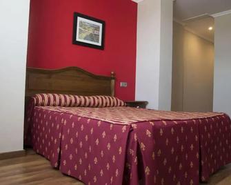 Hotel Restaurante Dama De Baza - Baza