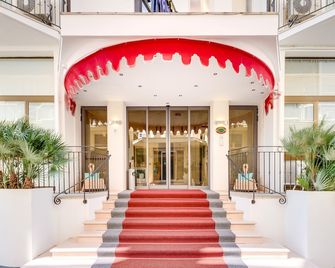 Hotel Manila - Jesolo - Toà nhà