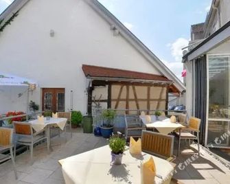 Hotel Gasthof Lang - Balingen - Patio