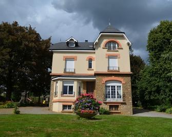 Villa Point du Jour for family vacations in the countryside - Maubert-Fontaine - Edificio