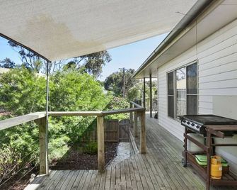Coffey Court Cottage 2 - Torquay - Balcony