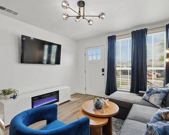 Charming Historic 3B Heart of Dallas - Sleeps 12 - Dallas - Sala de estar