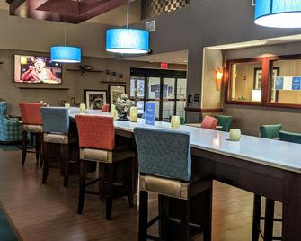 Hampton Inn & Suites Jacksonville-Beach Boulevard/Mayo Clinic Area - Jacksonville - Restaurant