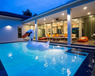 Villa Navin Premier Pool Villa - Pattaya - Uima-allas